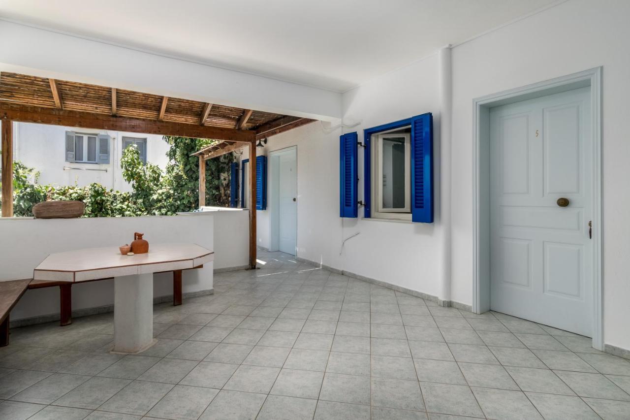 אדאמאס Tina'S Apartments מראה חיצוני תמונה
